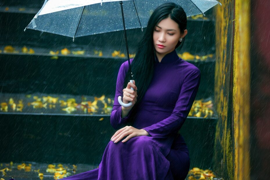 Deep purple dress against a green-lit stairway: purple and green together